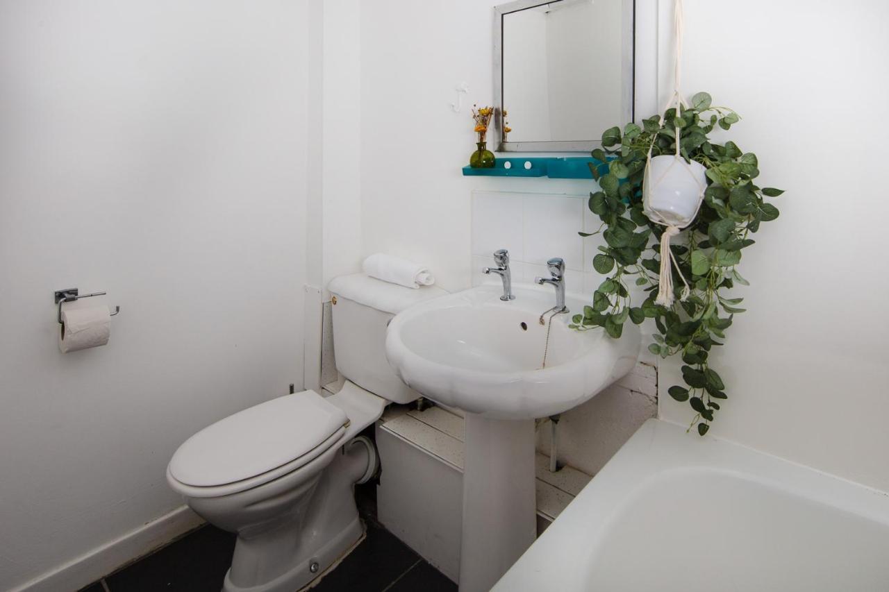 Fab Arthur Seat Views, Old Town Apartment Edinburgh Exterior photo